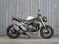 TRIUMPH SPEED TRIPLE 1200 RS