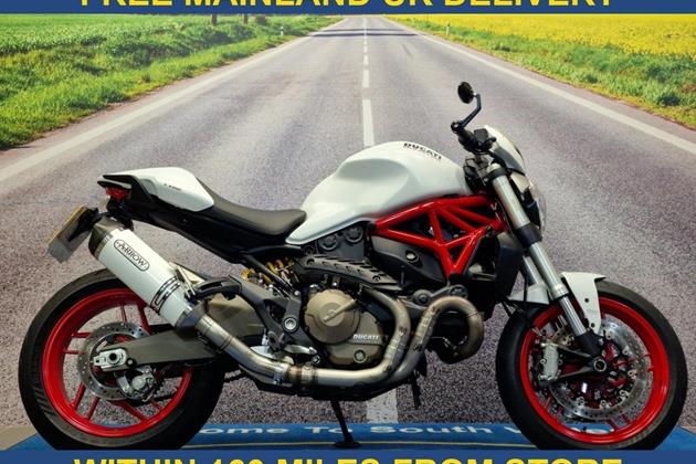 DUCATI MONSTER 821