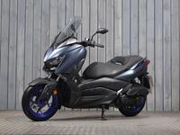 YAMAHA XMAX 125