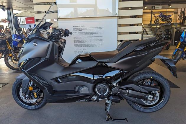 YAMAHA TMAX 560