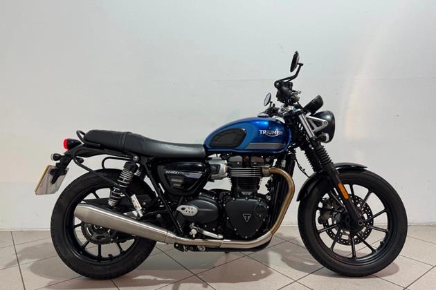 TRIUMPH STREET TWIN