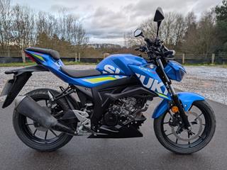 SUZUKI GSX-S125 