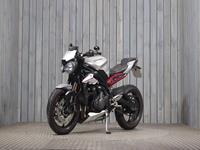 TRIUMPH STREET TRIPLE 765 R