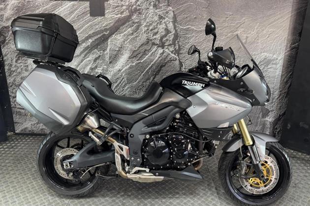 TRIUMPH TIGER 1050