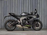 TRIUMPH DAYTONA 660