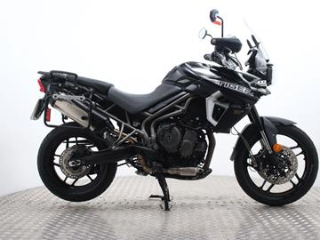 TRIUMPH TIGER 800