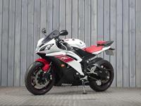 YAMAHA R6