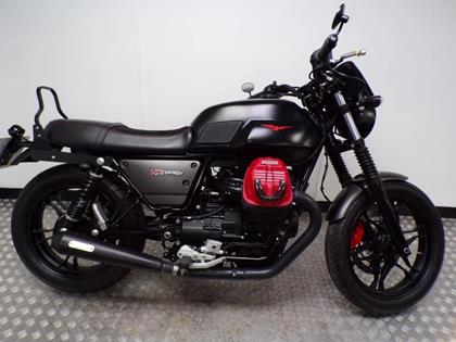 MOTO-GUZZI V7 CARBON