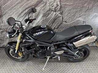 TRIUMPH STREET TRIPLE 675 