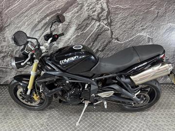 TRIUMPH STREET TRIPLE 675