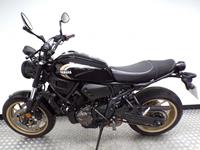 YAMAHA XSR700