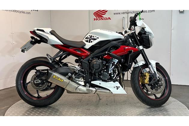 TRIUMPH STREET TRIPLE 675