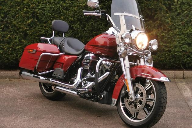 HARLEY-DAVIDSON ROAD KING