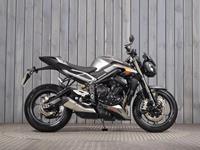 TRIUMPH STREET TRIPLE 765 RS