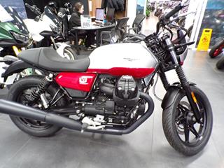 MOTO-GUZZI V7 