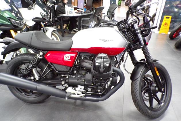 MOTO-GUZZI V7