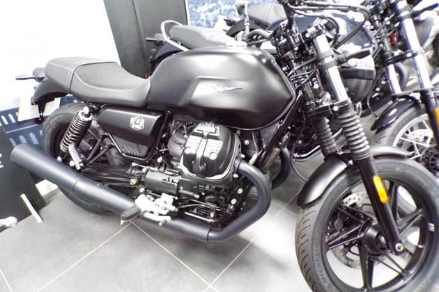 MOTO-GUZZI V7 STONE