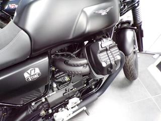 MOTO-GUZZI V7 STONE 