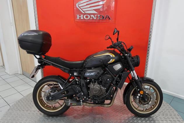 YAMAHA XSR700