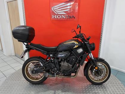 YAMAHA XSR700