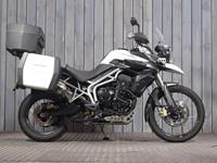 TRIUMPH TIGER 800