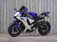 YAMAHA R1