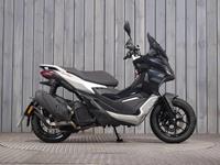 APRILIA SR GT 125