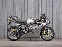 TRIUMPH DAYTONA 675