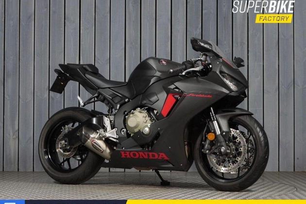 HONDA CBR1000RR FIREBLADE