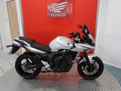 YAMAHA FZ6 FAZER