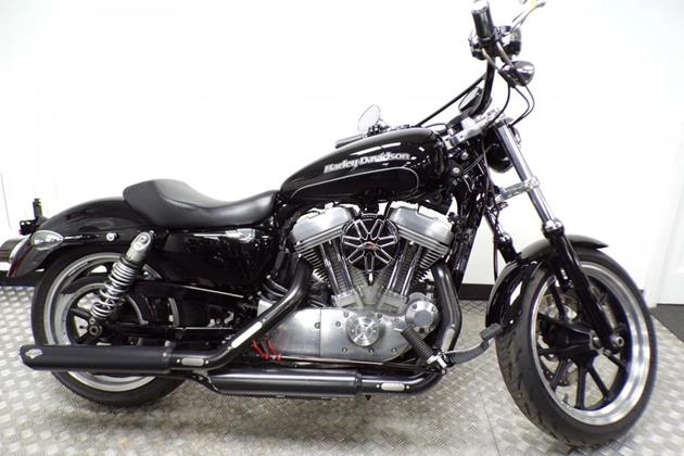 HARLEY-DAVIDSON SPORTSTER 883