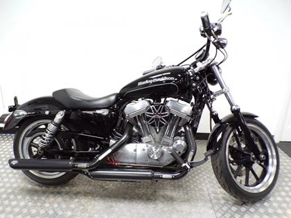 HARLEY-DAVIDSON SPORTSTER 883