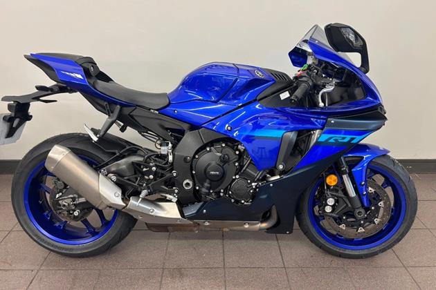 YAMAHA R1