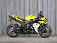 YAMAHA R1