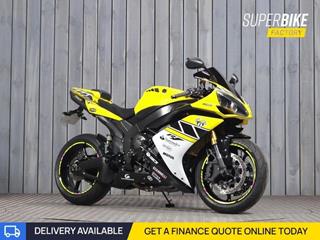 YAMAHA R1 