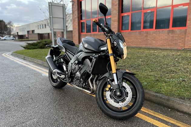 YAMAHA FZ8