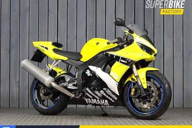 YAMAHA R6