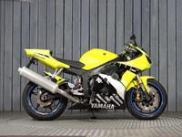 YAMAHA R6