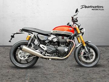 TRIUMPH SPEED TWIN 900