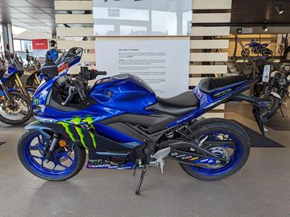 YAMAHA R3