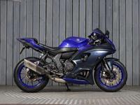 YAMAHA R7