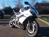 TRIUMPH DAYTONA 660