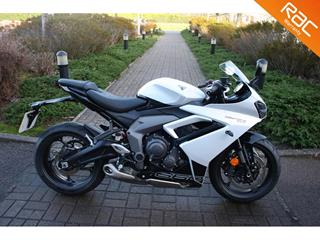 TRIUMPH DAYTONA 660 