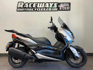 YAMAHA XMAX 300 