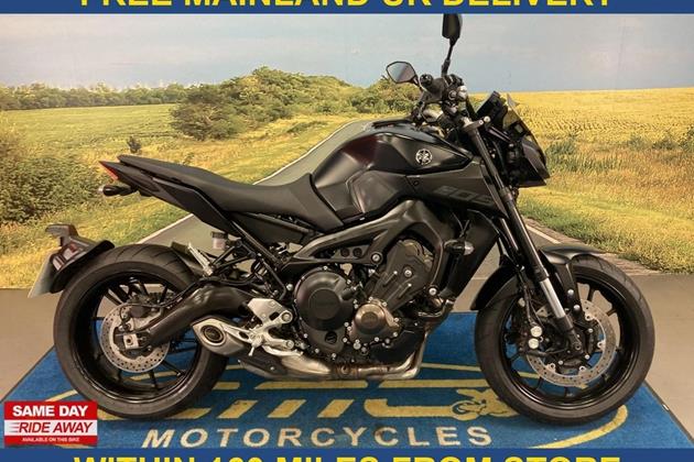 YAMAHA MT-09