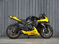 SUZUKI GSX-R750