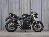 TRIUMPH STREET TRIPLE 675