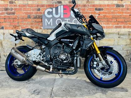 YAMAHA MT-10