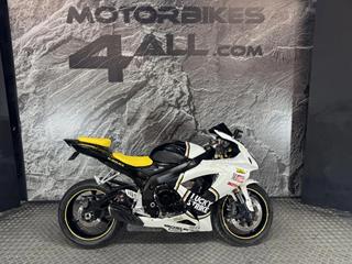 SUZUKI GSX-R600 