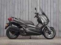 YAMAHA XMAX 300